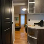 Apartment Karlova Two & Free Parking For Two Cars *