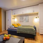 Karlova Two & Free Parking For Two Cars Apartment