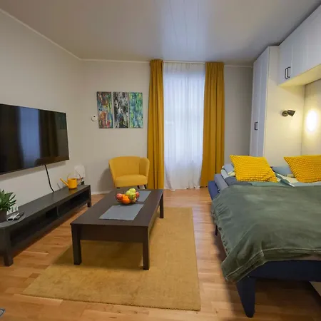 Side-By-Side Two Apartments & Free Parking For Two Cars * Tartu