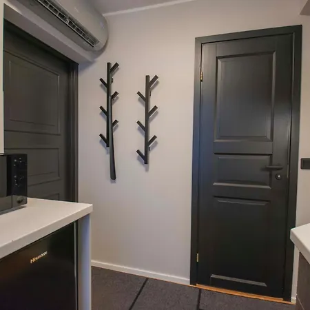 Daire Karlovaidyll For Groups - 2 In The Same House Free Parking