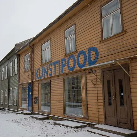 Karlovaidyll For Groups - 2 In The Same House Free Parking