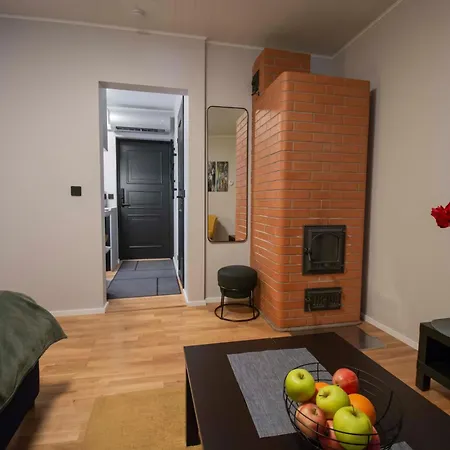 Side-By-Side Two Apartments & Free Parking For Two Cars Korter *