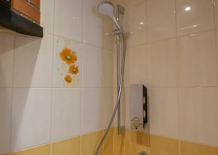 Karlovaidyll For Groups - 2 In The Same House Free Parking * Tartu