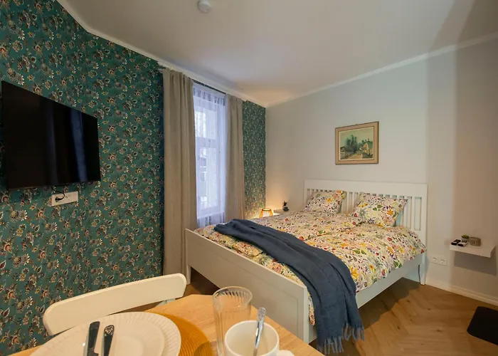 Karlovaidyll For Groups - 2 In The Same House Free Parking